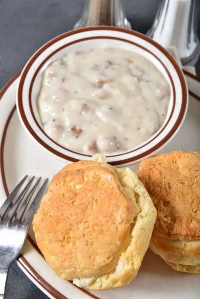 What are the nutritional facts of Hardee's biscuits?